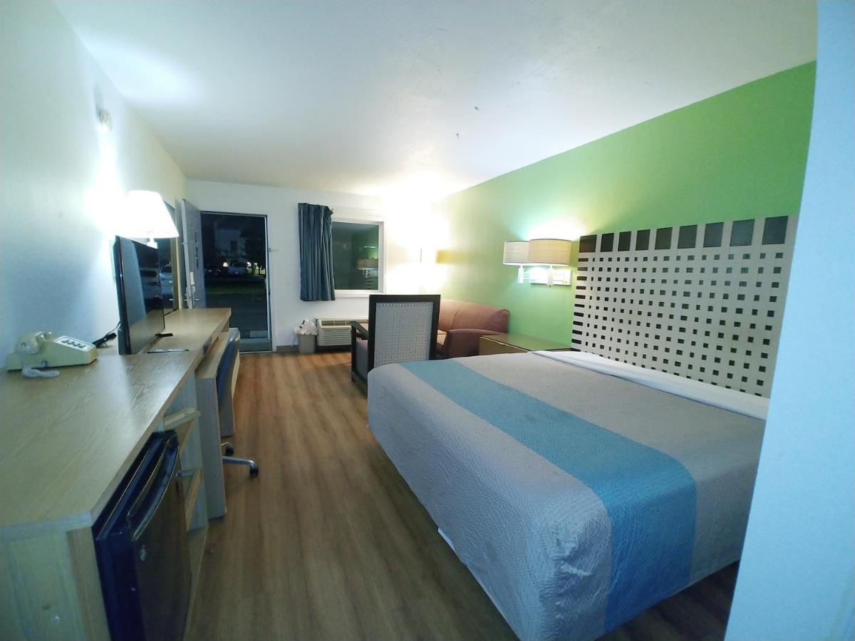 Country Yard Inn And Suites Sikeston Exteriör bild