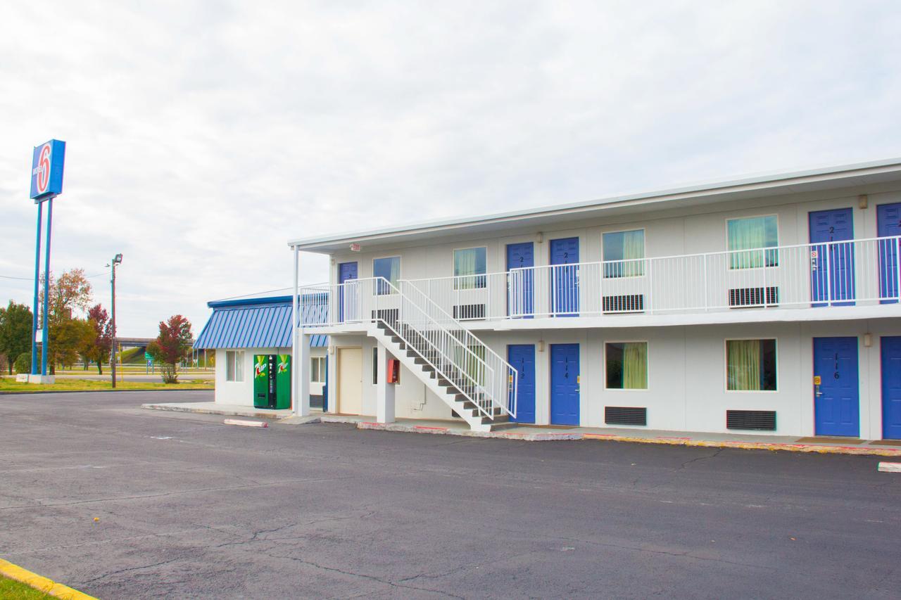 Country Yard Inn And Suites Sikeston Exteriör bild