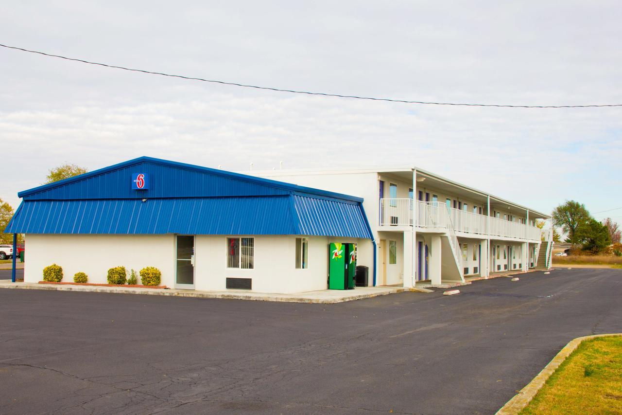 Country Yard Inn And Suites Sikeston Exteriör bild