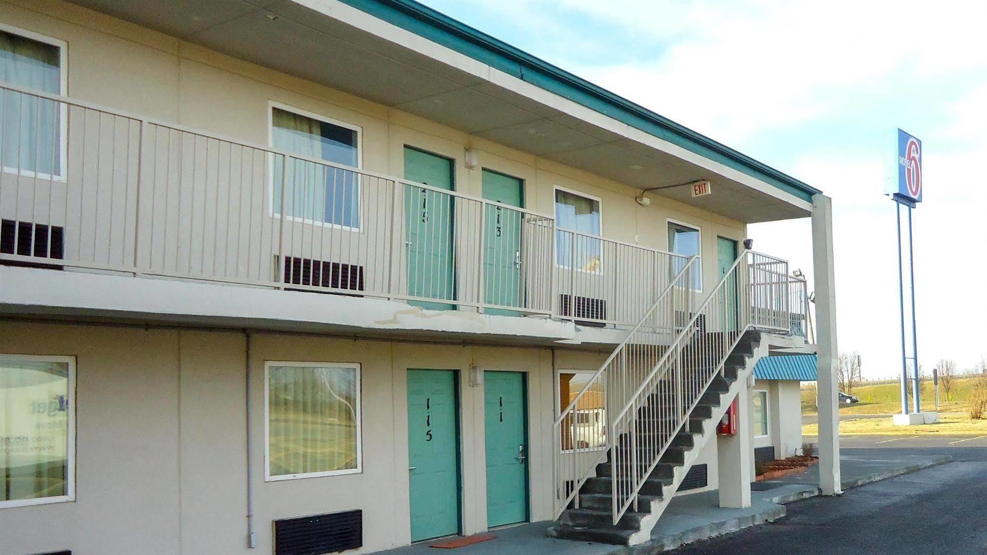 Country Yard Inn And Suites Sikeston Exteriör bild