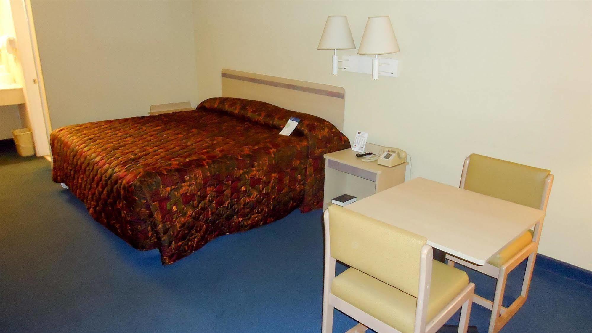 Country Yard Inn And Suites Sikeston Exteriör bild
